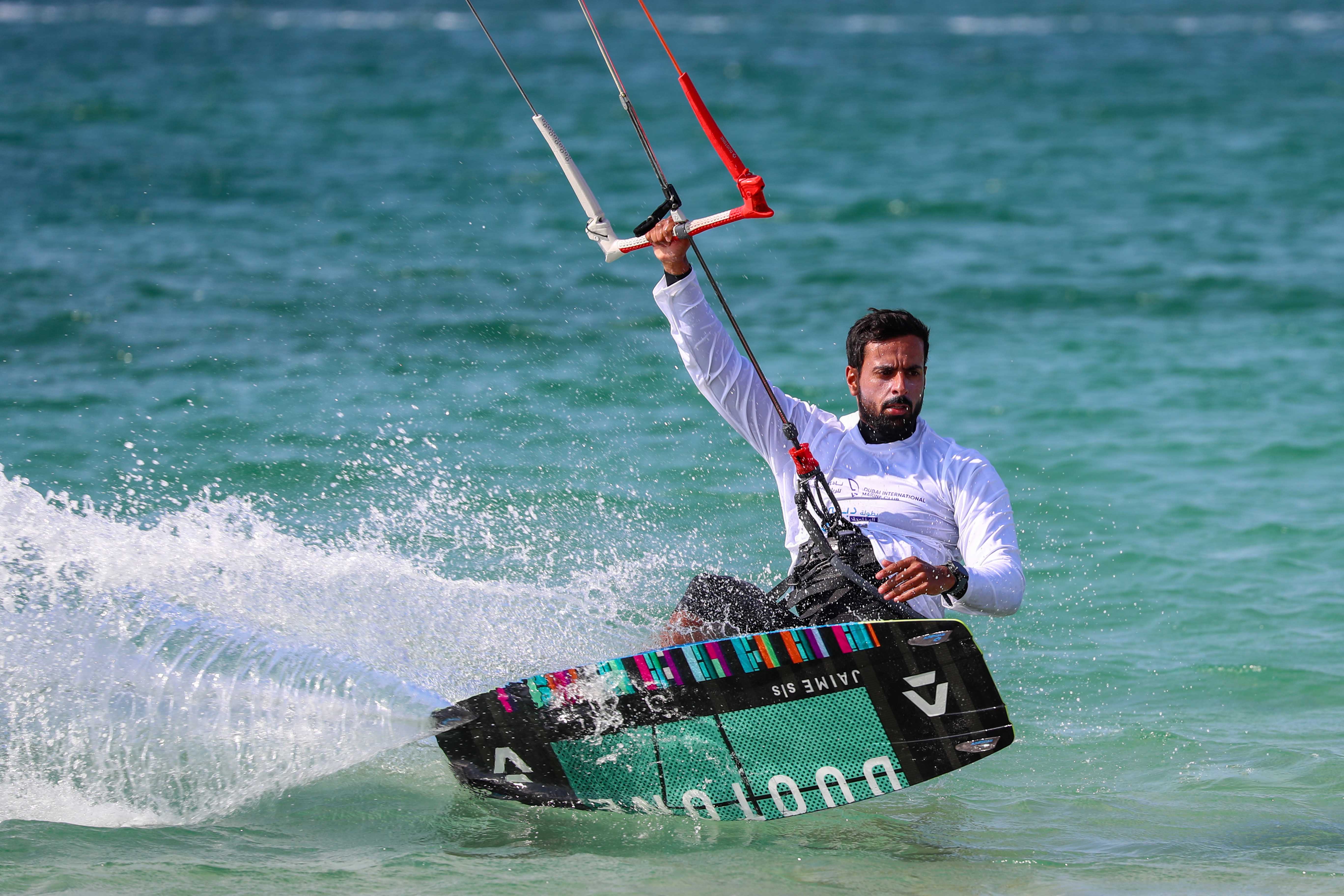 Kitesurf is up in Dubai Islands Today & Tomorrow