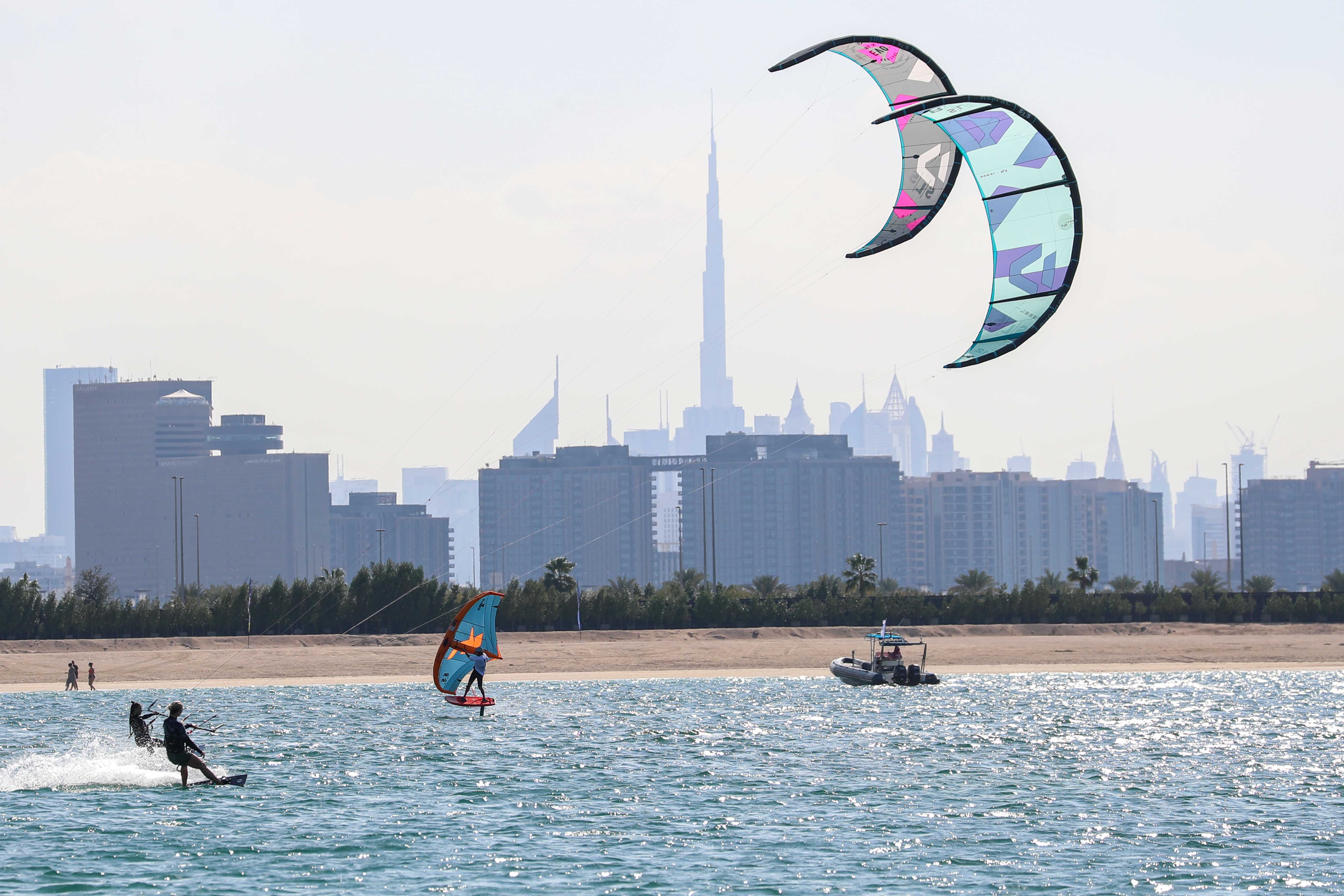 Dubai Kitesurf Competition on Saturday and Sunday at Dubai Islands